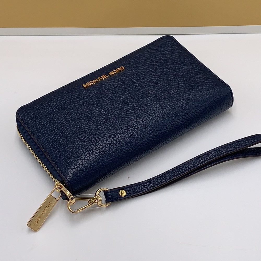 MICHAEL KORS LARGE FLAT MULTIFUNCTION PHONE CASE WALLET WRISTLET NAVY COLOR - Picture 7 of 11